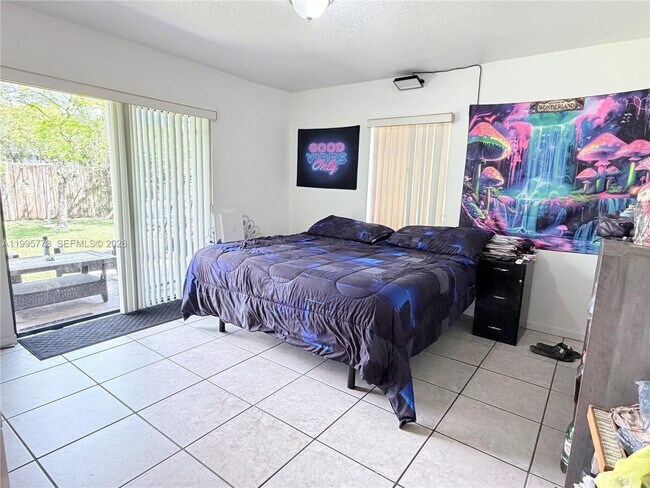 Building Photo - 954 NW 14th St