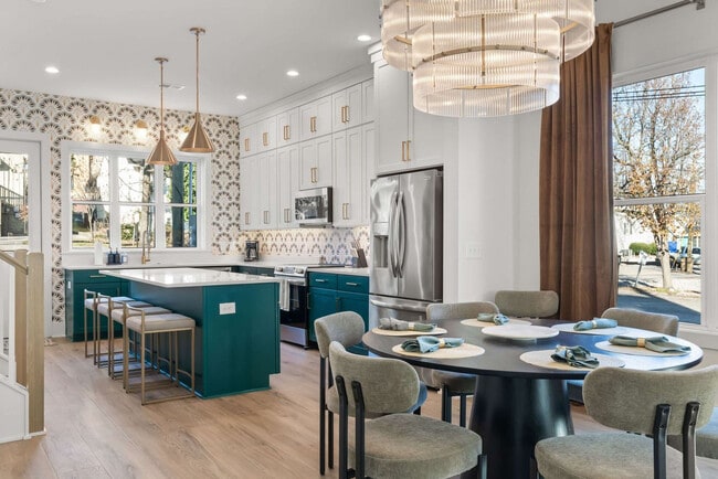 Building Photo - 1315 16th Ave S