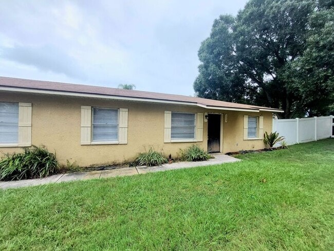 Building Photo - 124 Rebecca Ln