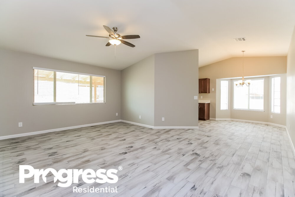 Building Photo - 9990 E Falcon Point Dr