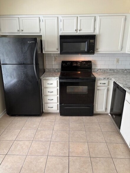 Building Photo - 2420 Stadium Dr