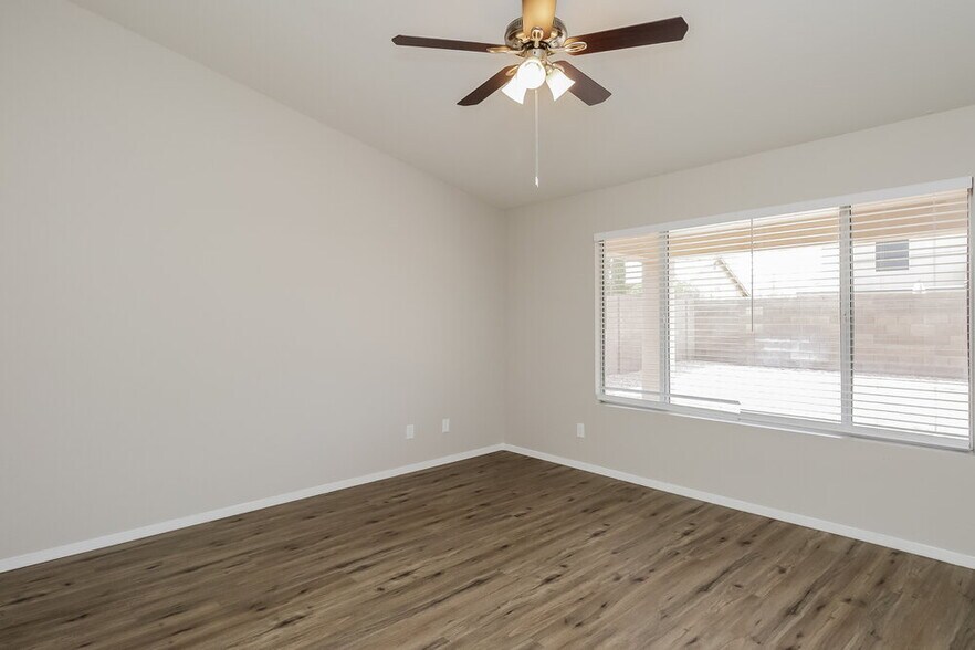 Building Photo - 6351 E Regina St