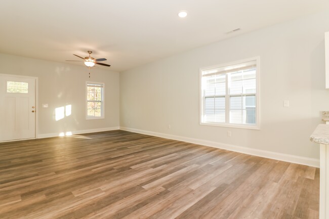 Building Photo - 3028 Stirling Dr