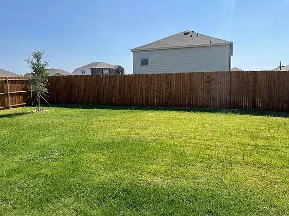 Building Photo - 16020 Pemberly Wy