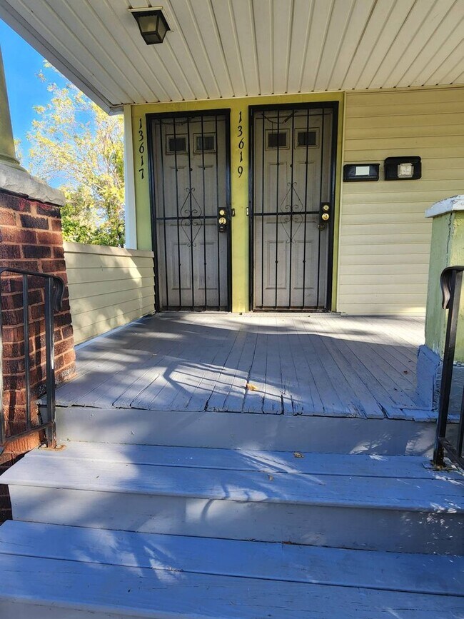 Building Photo - 13617 Glenside Rd