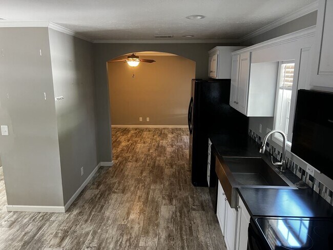 Building Photo - 16 Glen Cove Ct