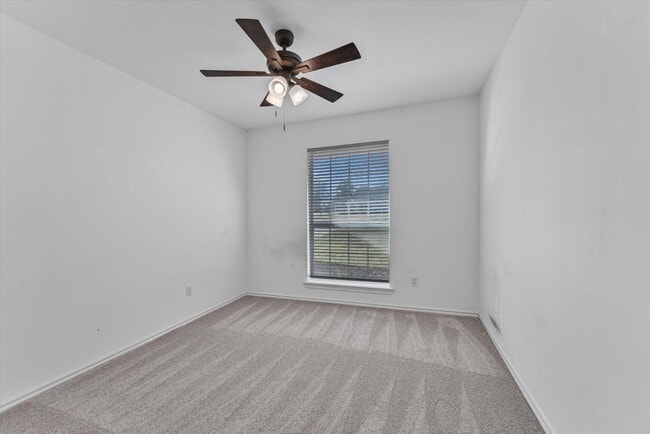 Building Photo - 134 Lynnie Penny St