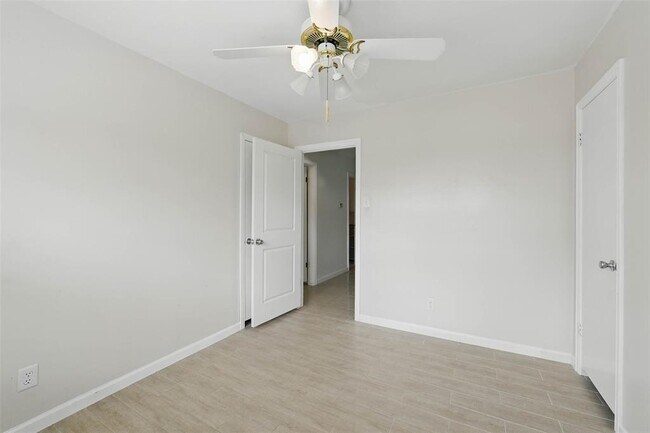Building Photo - 9030 Bassoon Dr