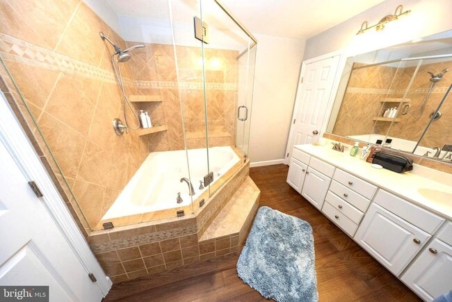Building Photo - 11585 Nellings Pl