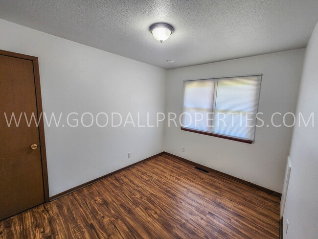 Building Photo - Ranch 3 bedroom home in Van Van Meter