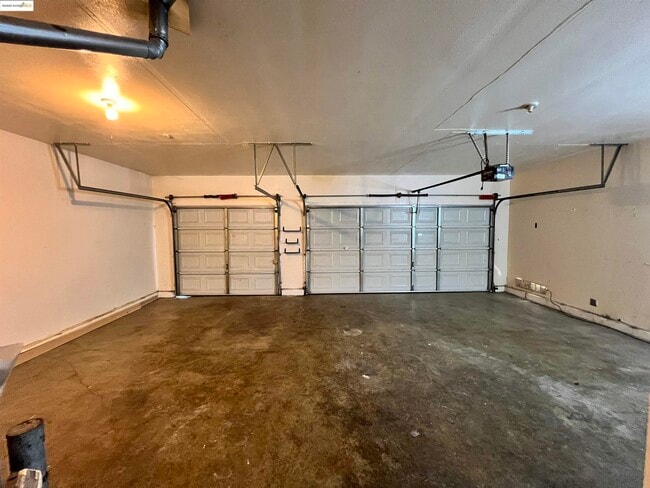 Building Photo - 1371 Brooktrail Dr
