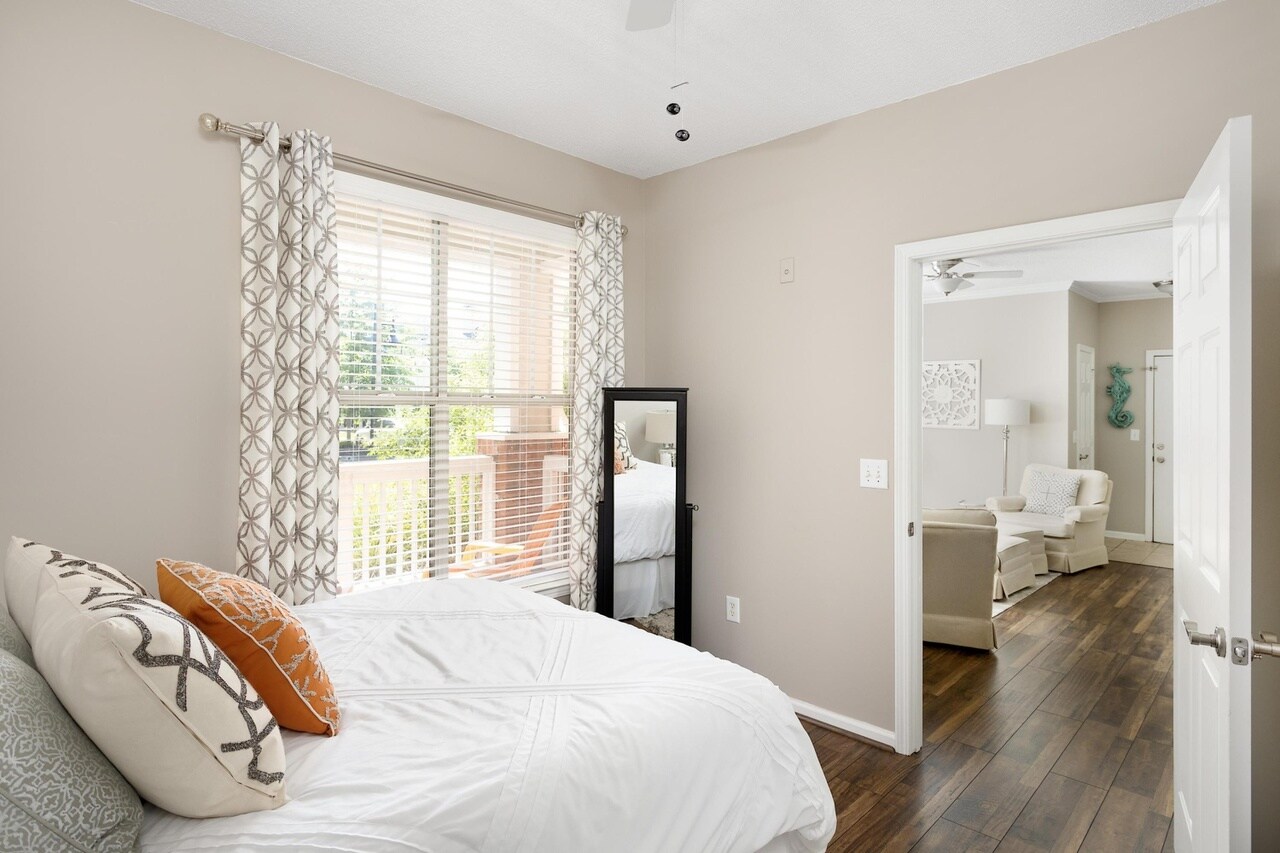 Building Photo - 45 Sycamore Ave