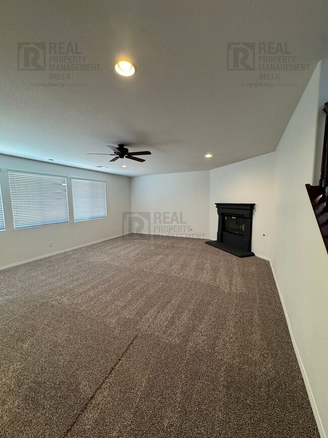 Building Photo - 34574 Black Cherry St