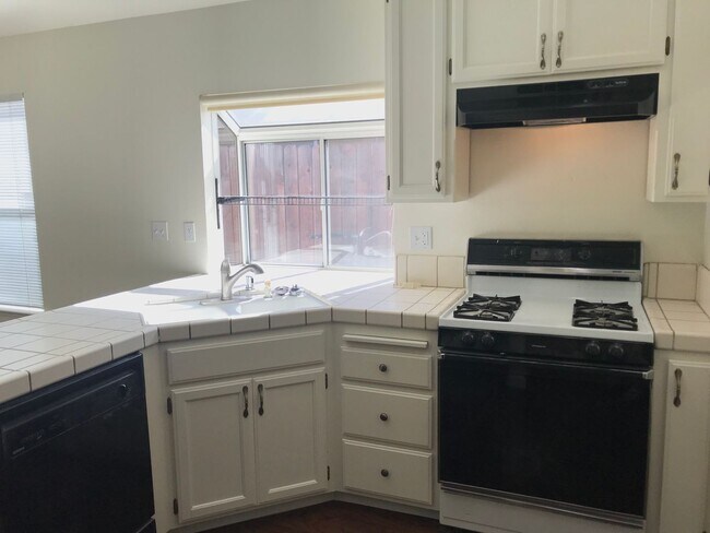 Building Photo - West Davis three bedroom available for September move in!