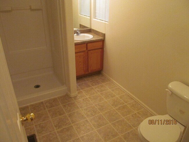 Building Photo - FEELS LIKE HOME! 2BD CONDO with MOUNTAIN VIEWS - Security Deposit Waiver Available