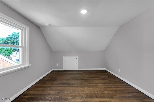 Building Photo - 2703 Hearthstone Rd