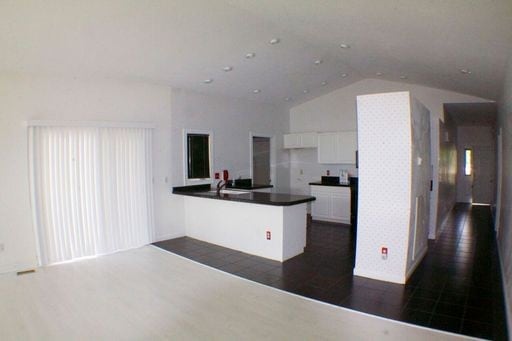 Building Photo - ECHO POND VILLAS AT ECHO FARMS