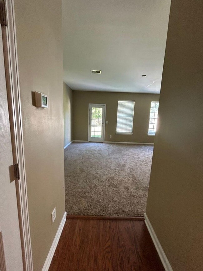 Building Photo - Gated Community off Central Ave in Summerville!