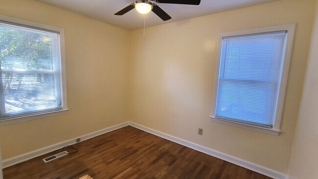 Building Photo - 5111 Palmetto Ln