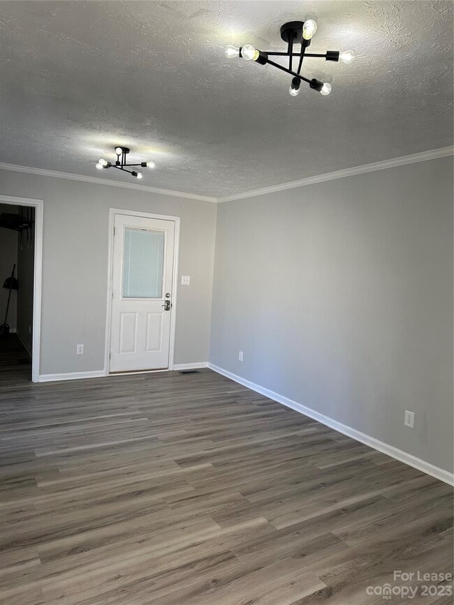 Building Photo - 1531 Conley Rd