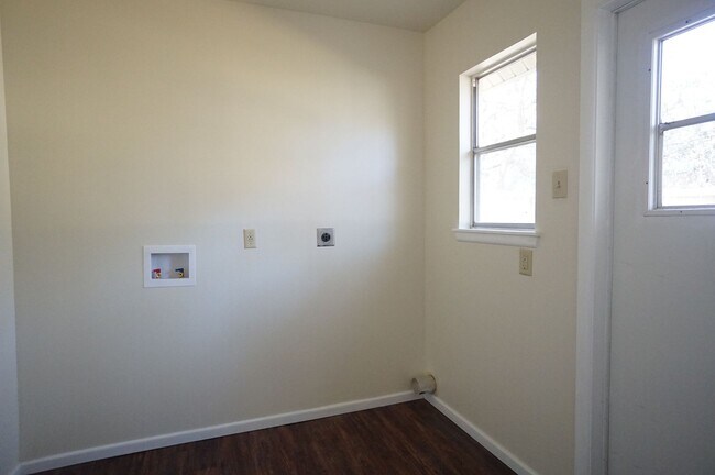 Building Photo - 11615 Sandman Dr