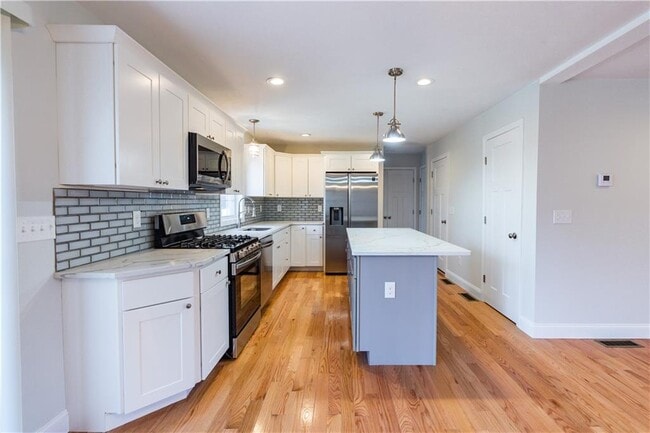 Building Photo - 100 Brentwood Ave