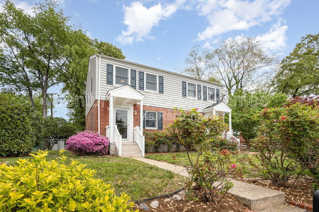 Primary Photo - 2034 Arlington Terrace