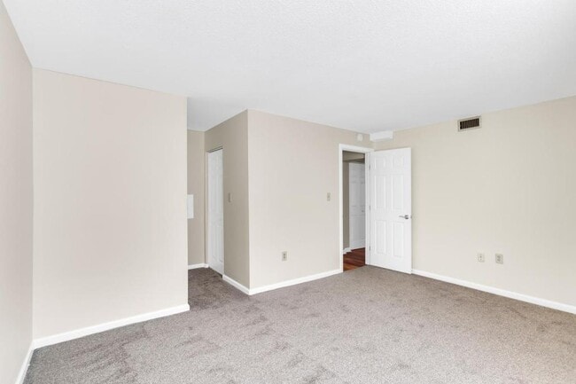 Building Photo - 228 Canal Park Dr