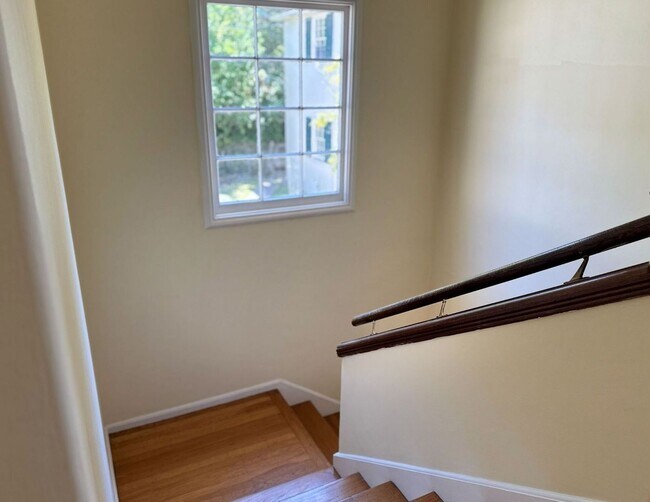Building Photo - This is a Berkeley Lifestyle. | 3BR | 1.5BA | 1,450 SF | Just Steps from Campus
