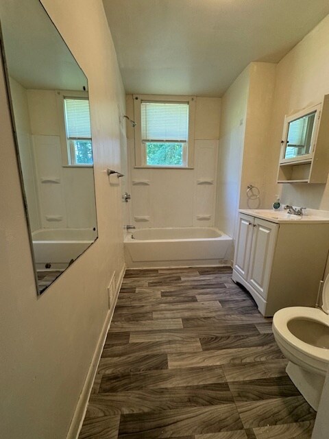 Building Photo - 10 S Kimball St