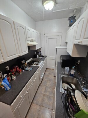 Building Photo - 165 Park Dr