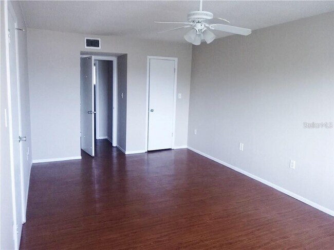 Building Photo - 4109 Lake Bayshore Dr