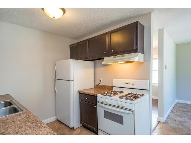 Building Photo - 2173 Glenridge Ave