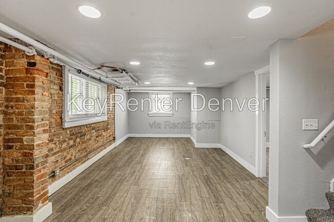 Building Photo - 945 N Washington St