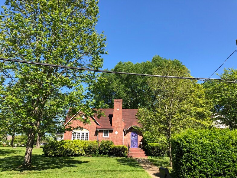Building Photo - 3206 Sevier Ave