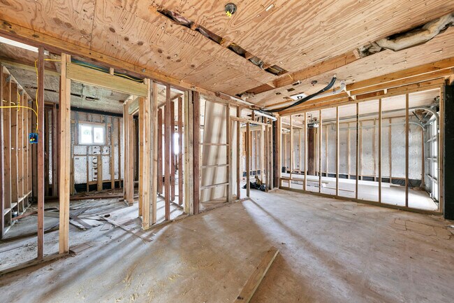 Building Photo - 13014 John Reynolds Rd