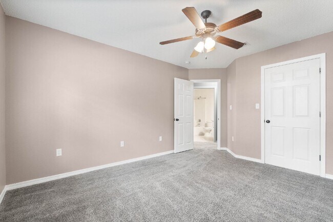 Building Photo - 2363 Sunrise Dr
