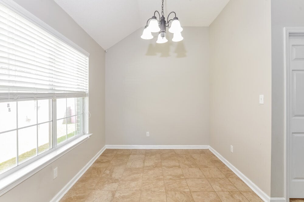 Building Photo - 9876 Southern Oak Way