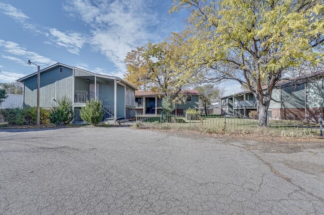 Building Photo - 2-Bed, 1-Bath Condo in Great Fort Collins ...