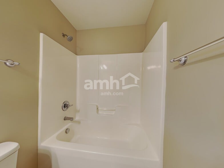 Building Photo - 405 Quick Silver Dr
