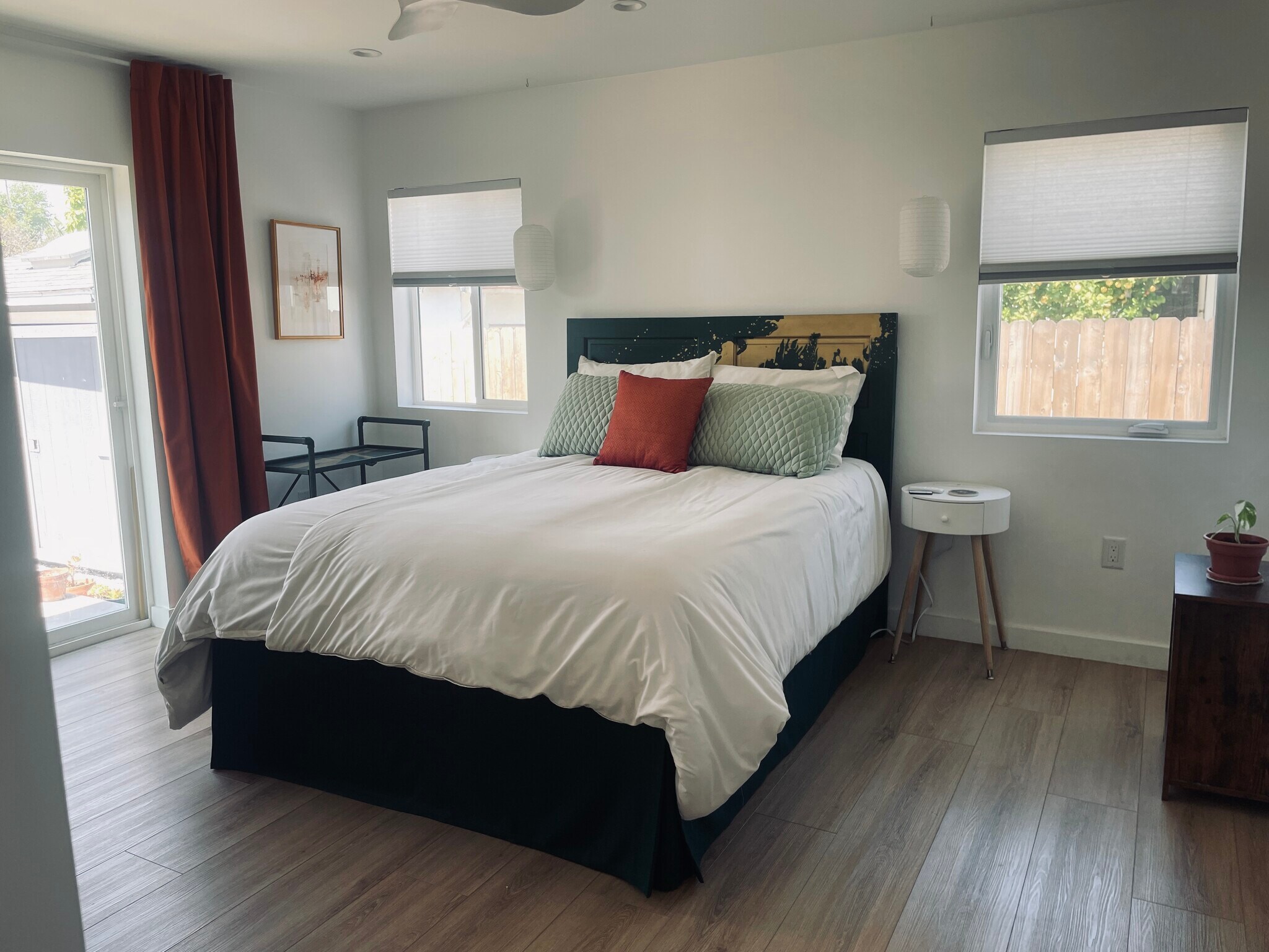 Building Photo - 5323 Templeton St