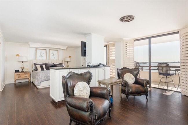 Building Photo - 5700 Mariner St