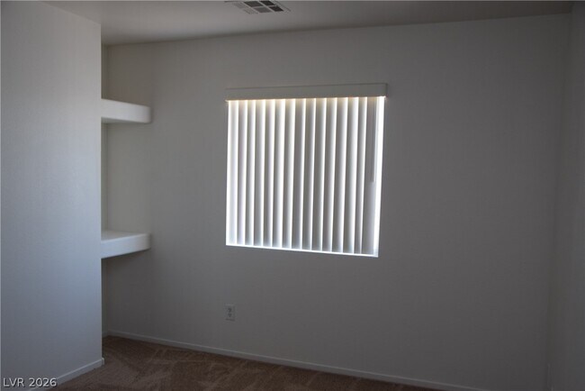Building Photo - 9493 Grove Ridge Ave