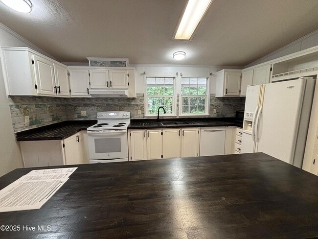 Building Photo - 180 Quails Cove