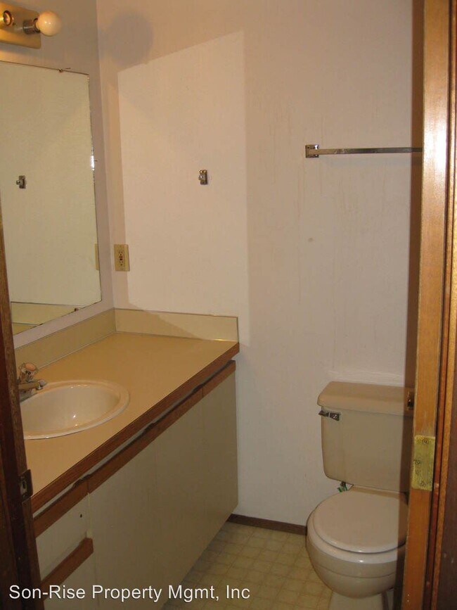 Building Photo - 2 br, 1.5 bath House - 2225 Texas Street