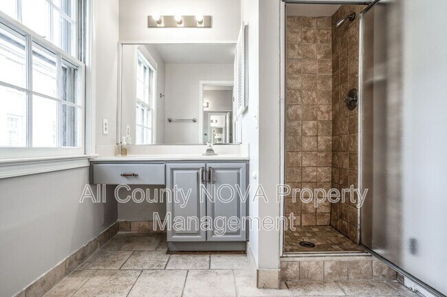 Building Photo - 1203 Michigan Ct