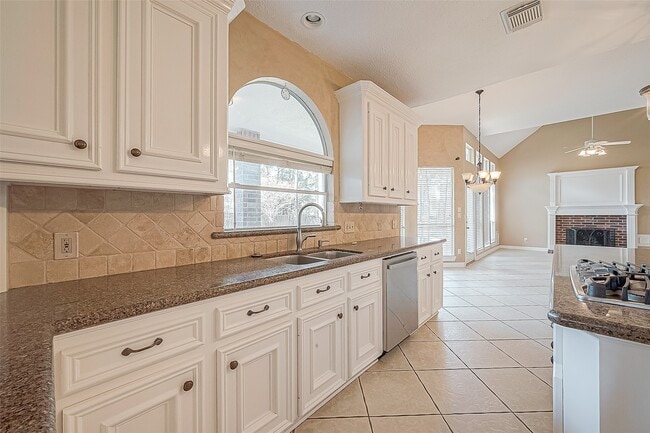 Building Photo - 13135 Finch Brook Dr