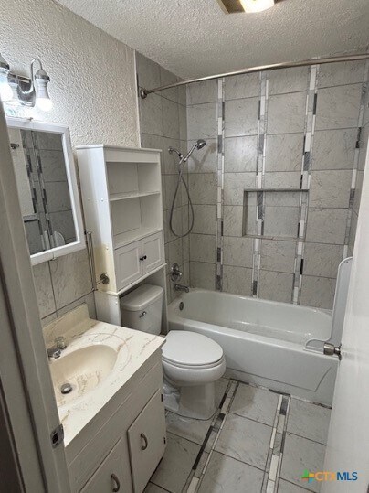 Building Photo - 3206 Tallwood Dr