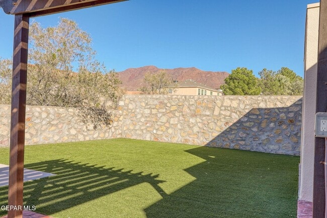Building Photo - 6401 Franklin Ridge Dr