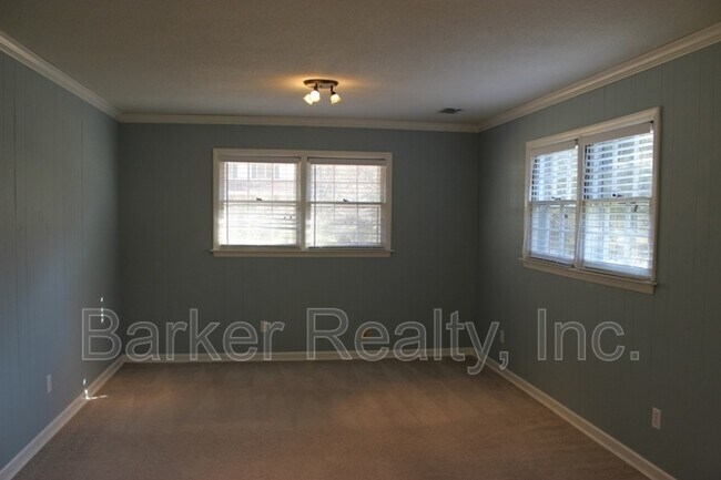Building Photo - 4805 Oak Park Rd